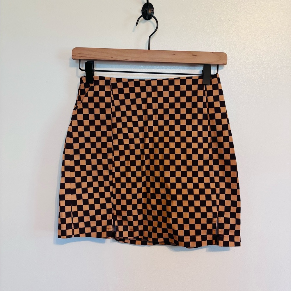 Mini checkered skirt with small slit size 5